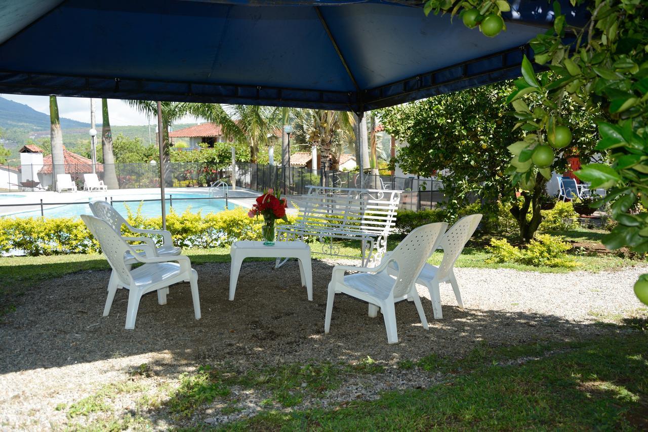 Hotel Campestre La Loma Curiti Exterior photo